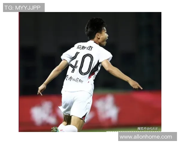 南京足球队以54分领跑冠军赛积分榜展现强劲实力和夺冠希望