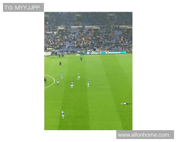 成都足球队引领最新足球意识榜单前十名的精彩表现分析 成都足球队引领最新足球意识榜单前十名的精彩表现分析